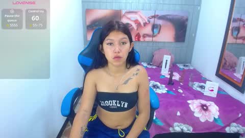 Snapshot of emily_rosse04 chatting on 6, 3, 2025 online show from 6, 3, 2025