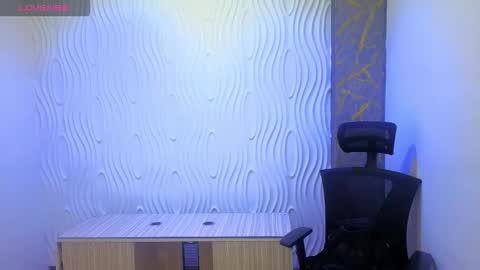 Snapshot of emily_rosse04 chatting on 9, 9, 2025 online show from 9, 9, 2025