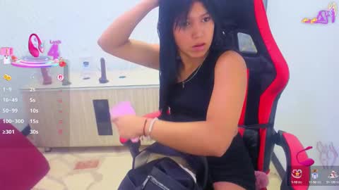 Snapshot of emily_rosse04 chatting on 16, 10, 2025 online show from 16, 10, 2025