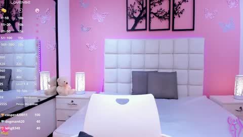 Snapshot of emily_roux chatting on 10, 1, 2025  EMILY  online show from 10, 1, 2025