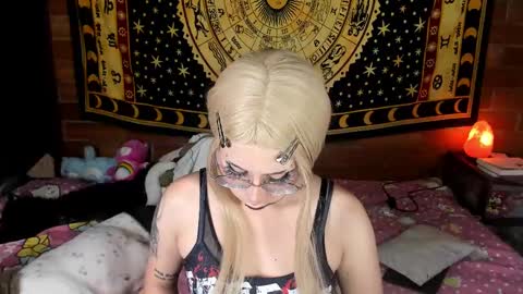 Snapshot of emily_salvatore chatting on 8, 2, 2025 emily_salvatore online show from 8, 2, 2025