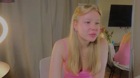 Snapshot of emily_shepard chatting on 11, 9, 2025 emily shepard online show from 11, 9, 2025