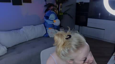 emily shepard online show from 24, 6, 2026
