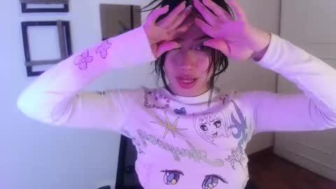 Snapshot of emily_swan_04 chatting on 6, 3, 2025 Emily  Swan online show from 6, 3, 2025