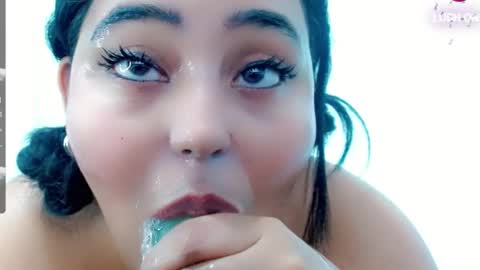 Snapshot of emily_sweet_23 chatting on 3, 12, 2025 Liss online show from 3, 12, 2025