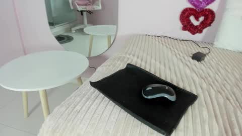 Snapshot of emily_sweett12 chatting on 8, 3, 2025 Emily online show from 8, 3, 2025