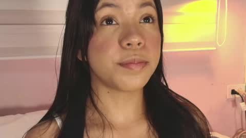 Snapshot of emily_sweett12 chatting on 18, 10, 2025 Emily online show from 18, 10, 2025