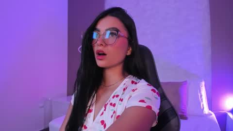 emily_tolson online show from 28, 3, 2026