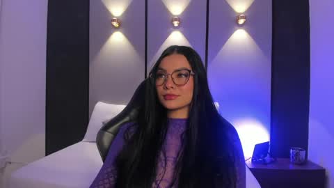 Snapshot of emily_tolson chatting on 20, 5, 2026 emily_tolson online show from 20, 5, 2026