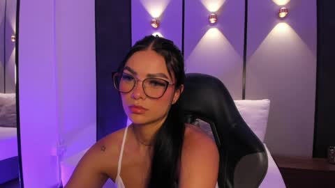 Snapshot of emily_tolson chatting on 27, 5, 2026 emily_tolson online show from 27, 5, 2026