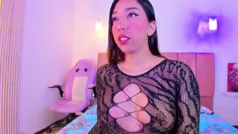 emily_walker4 online show from 15, 12, 2025