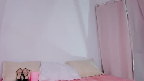 emily_walker4 online show from 26, 3, 2026