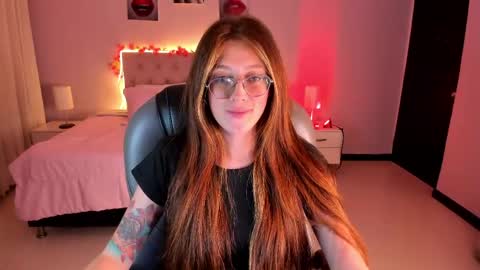 emily_warren__ online show from 6, 4, 2026