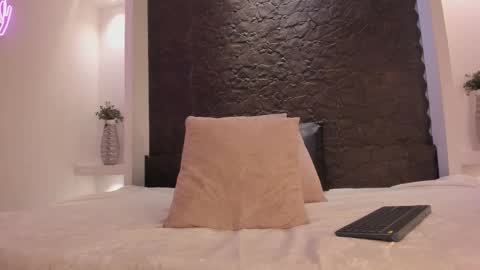 emilyallen_1 online show from 9, 1, 2026