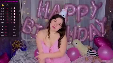 Snapshot of emilyart_ chatting on 5, 10, 2025 artist Emily online show from 5, 10, 2025