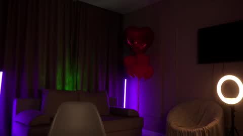 Snapshot of emilybatee chatting on 27, 2, 2025 emilybatee online show from 27, 2, 2025