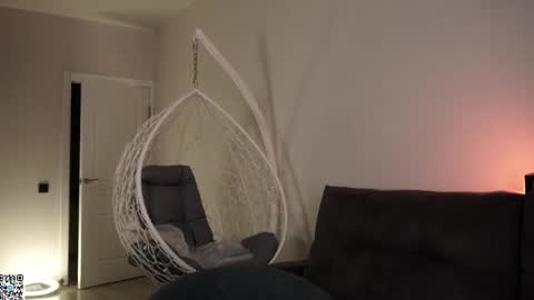 emilybatee online show from 26, 4, 2026