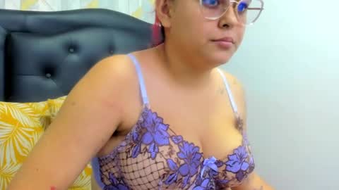 Snapshot of emilybrown21x chatting on 29, 9, 2025 emilybrown21x online show from 29, 9, 2025