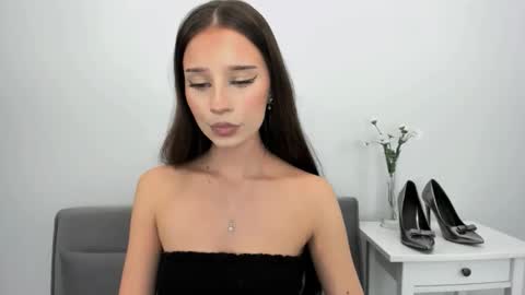 Snapshot of emilycharming chatting on 30, 10, 2025 EmilyCharming online show from 30, 10, 2025