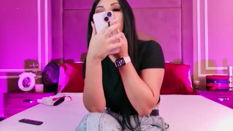 Snapshot of emilycolle_ chatting on 14, 9, 2025 Emily online show from 14, 9, 2025