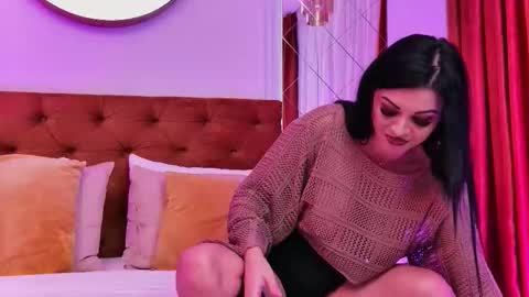 Snapshot of emilycolle_ chatting on 19, 10, 2025 Emily online show from 19, 10, 2025