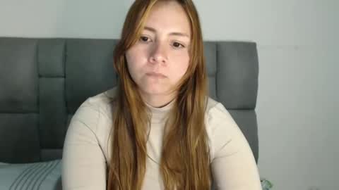 Snapshot of emilycute_18 chatting on 7, 3, 2025 emily online show from 7, 3, 2025