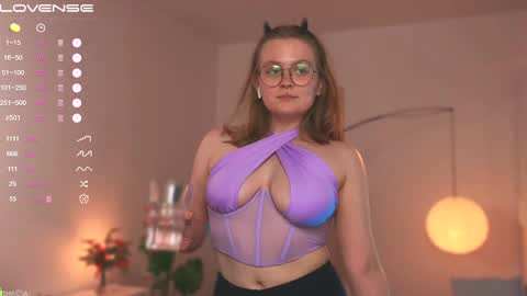 Snapshot of emilyforelsket chatting on 13, 12, 2024 Emily online show from 13, 12, 2024