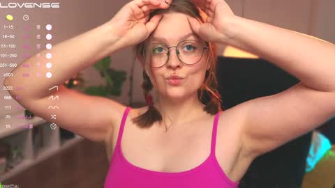 Snapshot of emilyforelsket chatting on 23, 12, 2024 Emily online show from 23, 12, 2024