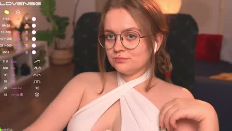 Snapshot of emilyforelsket chatting on 29, 12, 2024 Emily online show from 29, 12, 2024