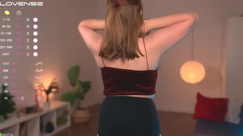 Snapshot of emilyforelsket chatting on 19, 1, 2025 Emily online show from 19, 1, 2025