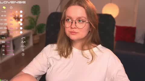 Snapshot of emilyforelsket chatting on 8, 2, 2025 Emily online show from 8, 2, 2025