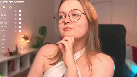 Snapshot of emilyforelsket chatting on 9, 2, 2025 Emily online show from 9, 2, 2025