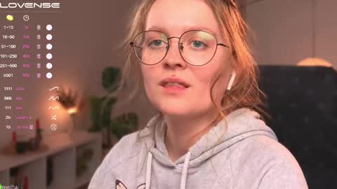 Snapshot of emilyforelsket chatting on 23, 2, 2025 Emily online show from 23, 2, 2025