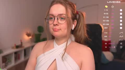 Snapshot of emilyforelsket chatting on 2, 3, 2025 Emily online show from 2, 3, 2025