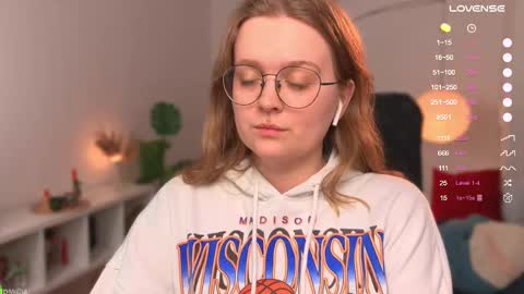 Snapshot of emilyforelsket chatting on 4, 3, 2025 Emily online show from 4, 3, 2025