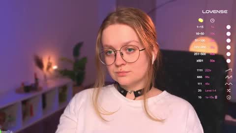 Snapshot of emilyforelsket chatting on 6, 3, 2025 Emily online show from 6, 3, 2025