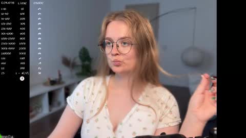 Snapshot of emilyforelsket chatting on 30, 9, 2025 Emily online show from 30, 9, 2025