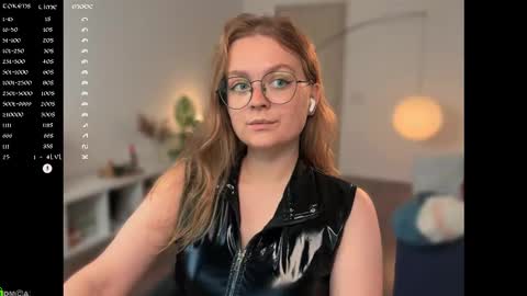 Snapshot of emilyforelsket chatting on 3, 10, 2025 Emily online show from 3, 10, 2025