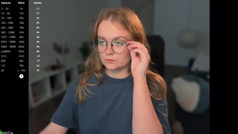 Snapshot of emilyforelsket chatting on 11, 10, 2025 Emily online show from 11, 10, 2025