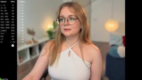 Snapshot of emilyforelsket chatting on 13, 10, 2025 Emily online show from 13, 10, 2025