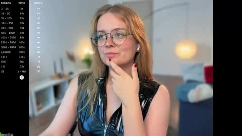 Snapshot of emilyforelsket chatting on 17, 10, 2025 Emily online show from 17, 10, 2025