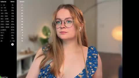 Snapshot of emilyforelsket chatting on 8, 11, 2025 Emily online show from 8, 11, 2025