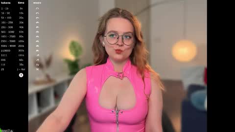 Snapshot of emilyforelsket chatting on 14, 11, 2025 Emily online show from 14, 11, 2025