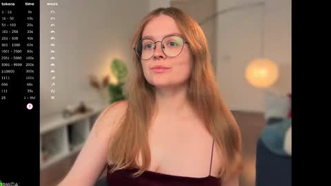 Snapshot of emilyforelsket chatting on 24, 11, 2025 Emily online show from 24, 11, 2025