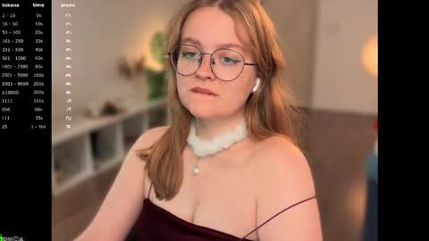 Snapshot of emilyforelsket chatting on 3, 12, 2025 Emily online show from 3, 12, 2025