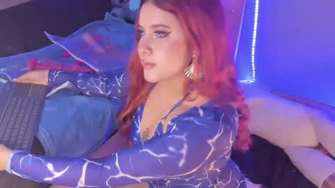 Snapshot of emilyfox1223 chatting on 11, 9, 2025 rosse foxter online show from 11, 9, 2025