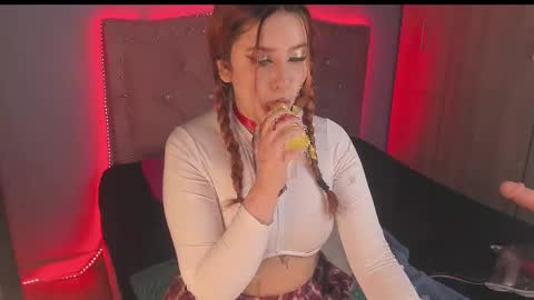 Snapshot of emilyfox1223 chatting on 26, 10, 2025 rosse foxter online show from 26, 10, 2025