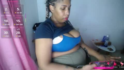 Snapshot of emilyhines__ chatting on 7, 11, 2025 Emilyhines online show from 7, 11, 2025