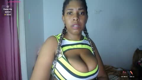 Snapshot of emilyhines__ chatting on 13, 11, 2025 Emilyhines online show from 13, 11, 2025