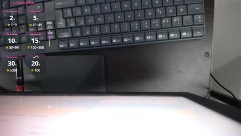 Snapshot of emilyhines__ chatting on 4, 12, 2025 Emilyhines online show from 4, 12, 2025